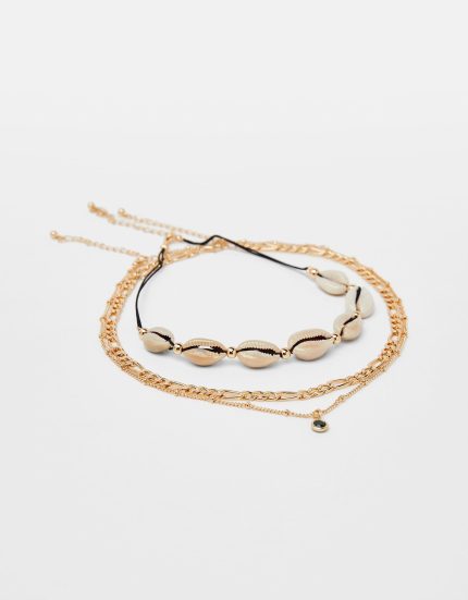 Chain and seashell choker necklace